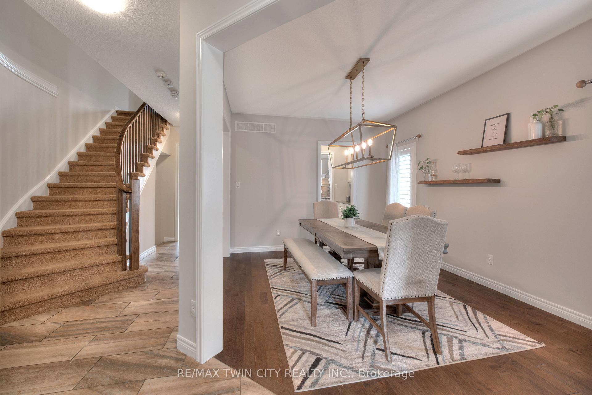 Photo 8 of 435 Rideau River Street, Waterloo — HOMEH