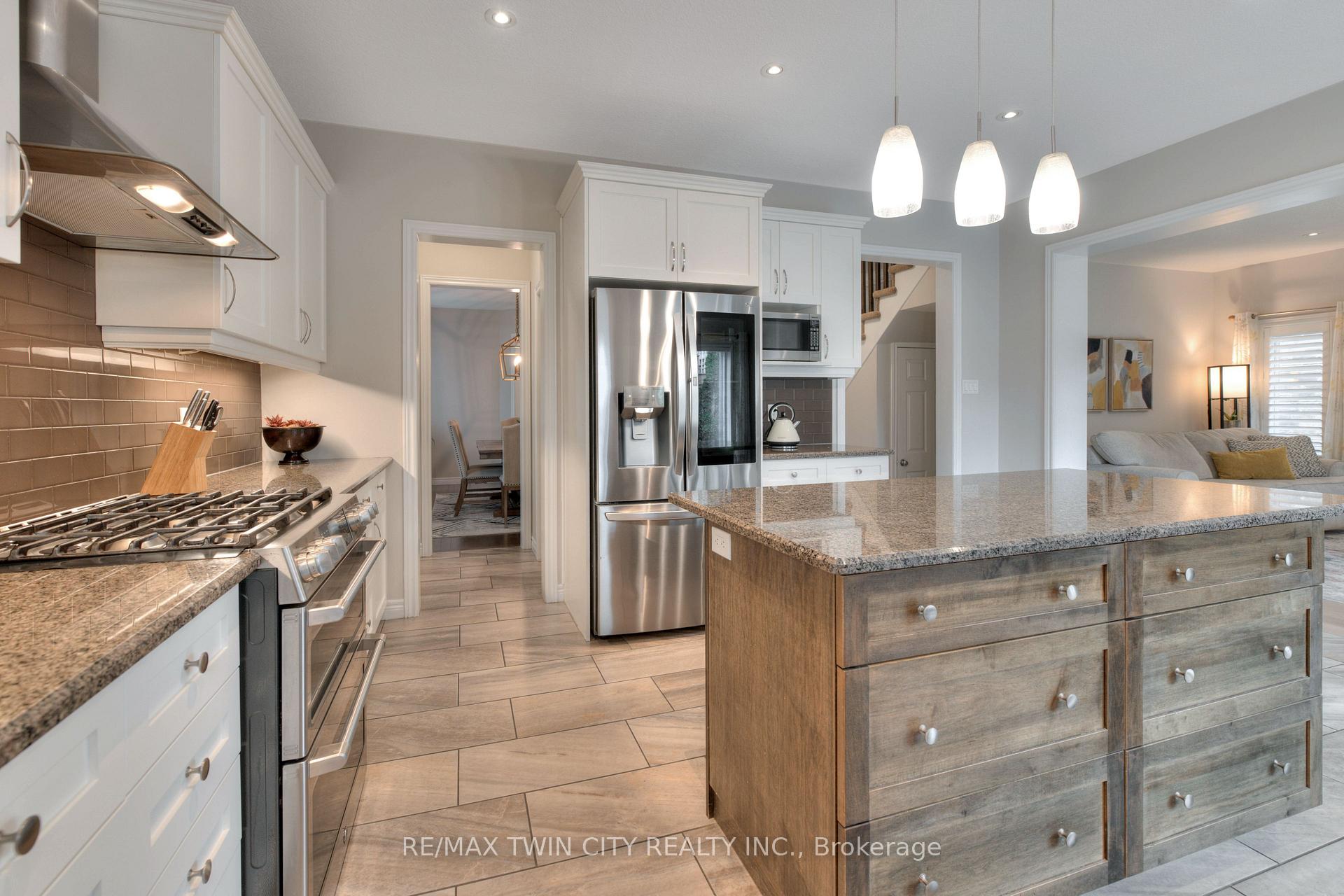 Photo 19 of 435 Rideau River Street, Waterloo — HOMEH