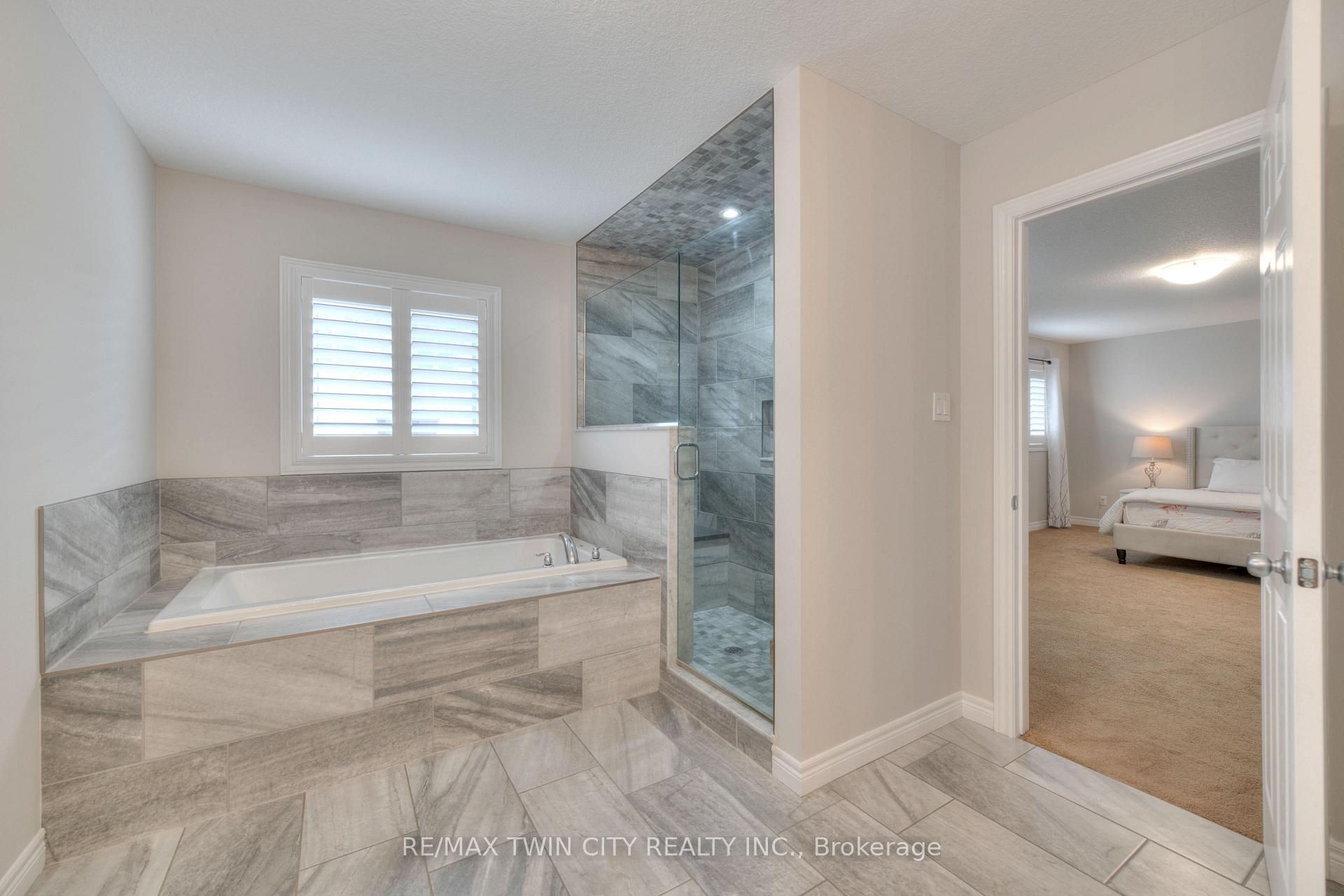 Photo 31 of 435 Rideau River Street, Waterloo — HOMEH