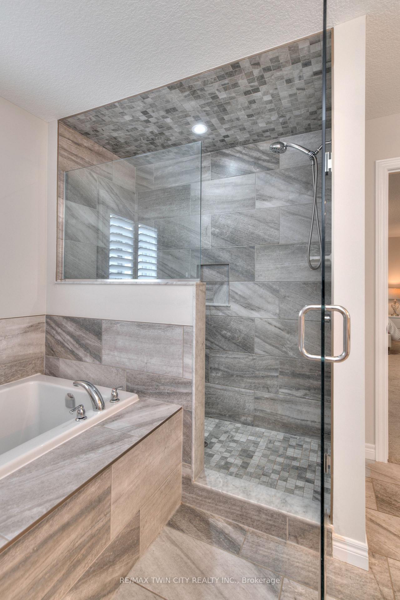 Photo 33 of 435 Rideau River Street, Waterloo — HOMEH
