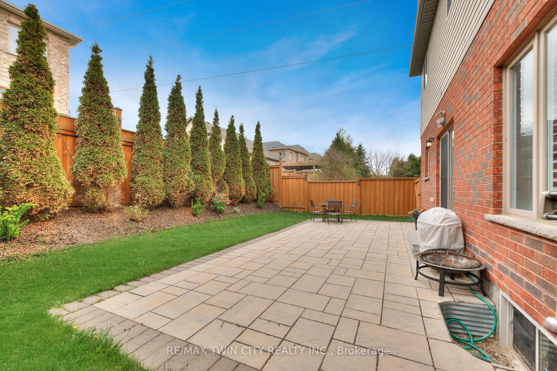 Photo 47 of 435 Rideau River Street, Waterloo — HOMEH