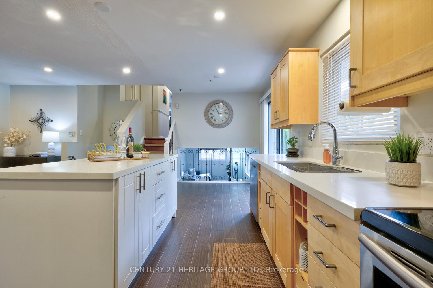 Photo 8 of 169 Spruce Street, Aurora, Aurora Village — HOMEH