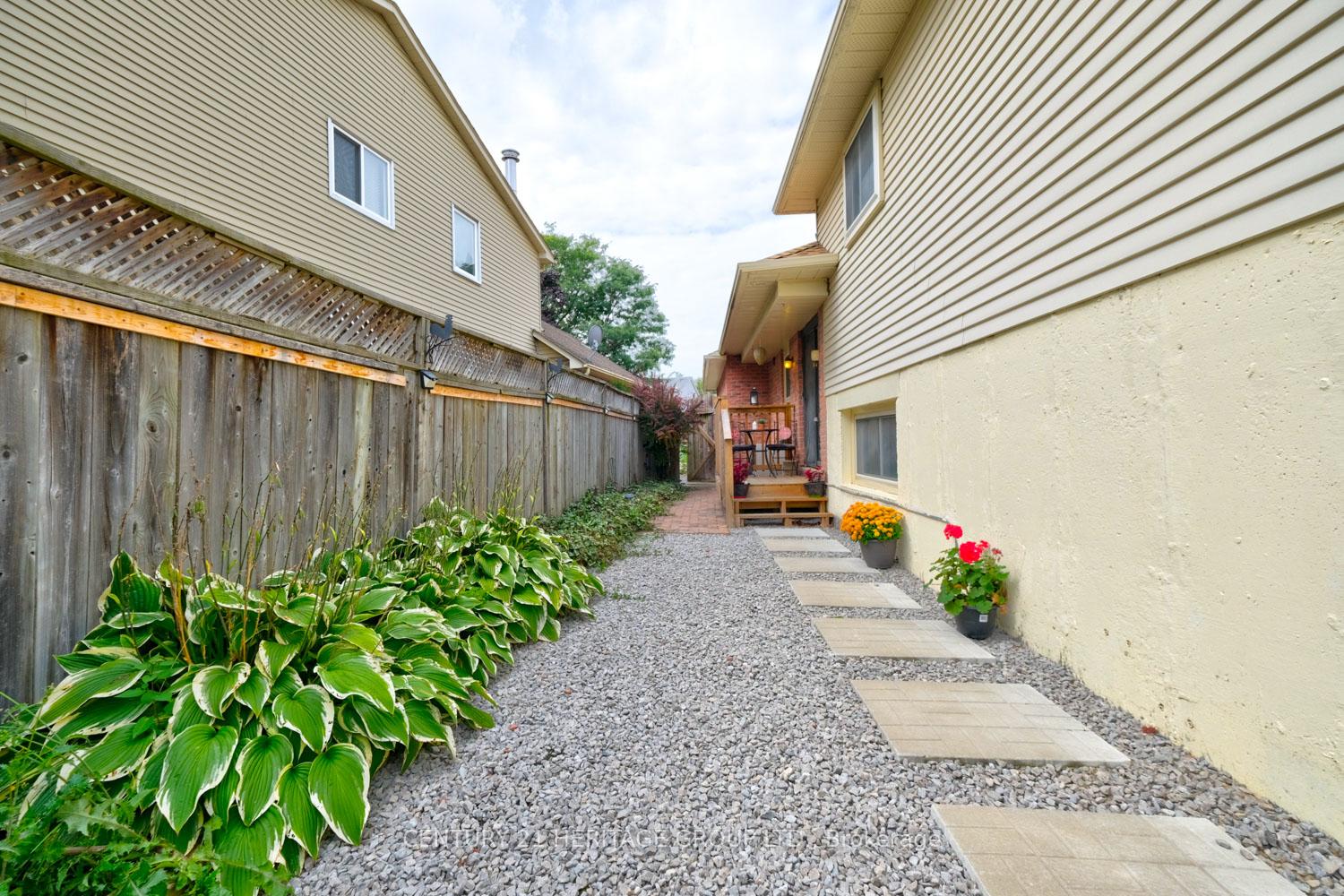 Photo 20 of 169 Spruce Street, Aurora, Aurora Village — HOMEH