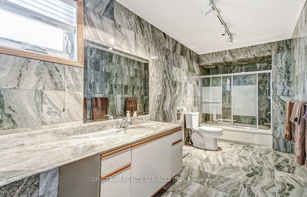 Photo 6 of 119 Silver Arrow Crescent, Vaughan, Maple — HOMEH