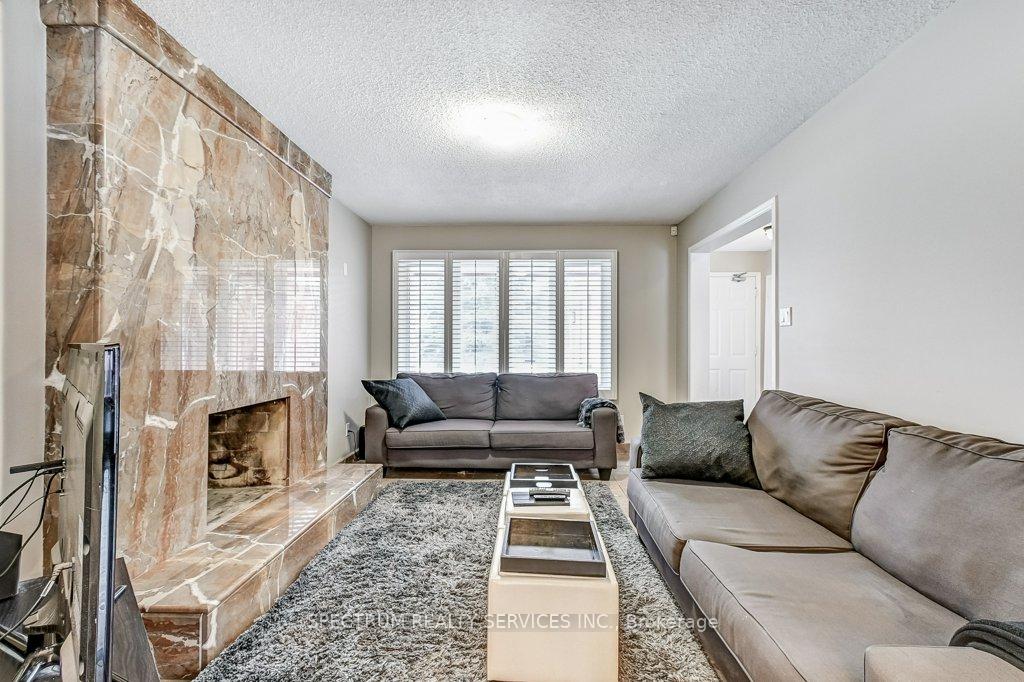 Photo 23 of 119 Silver Arrow Crescent, Vaughan, Maple — HOMEH