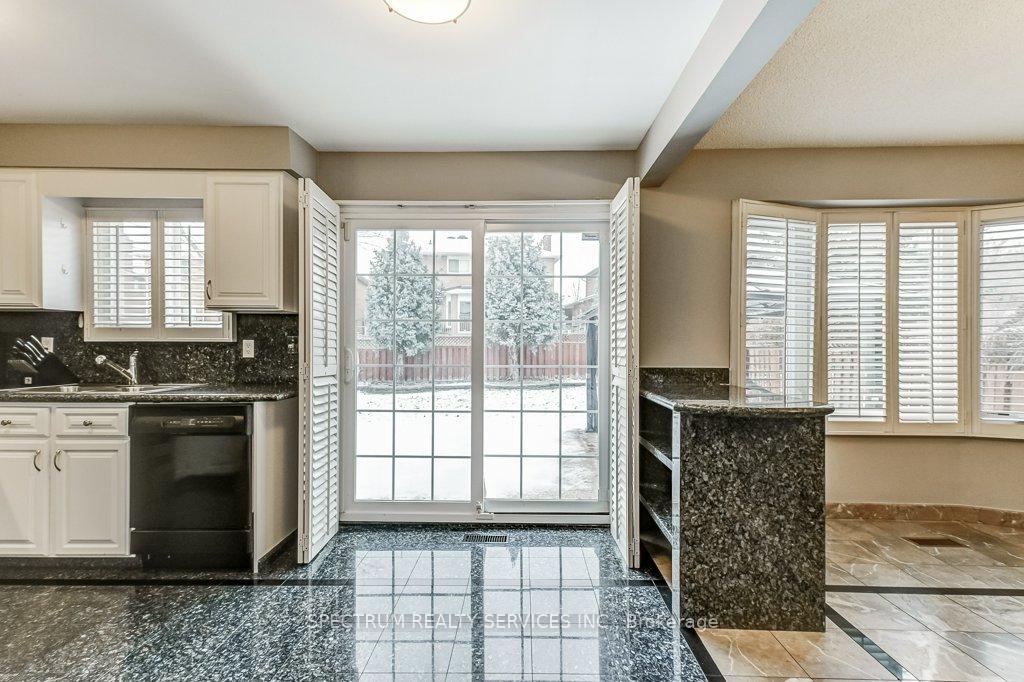 Photo 26 of 119 Silver Arrow Crescent, Vaughan, Maple — HOMEH