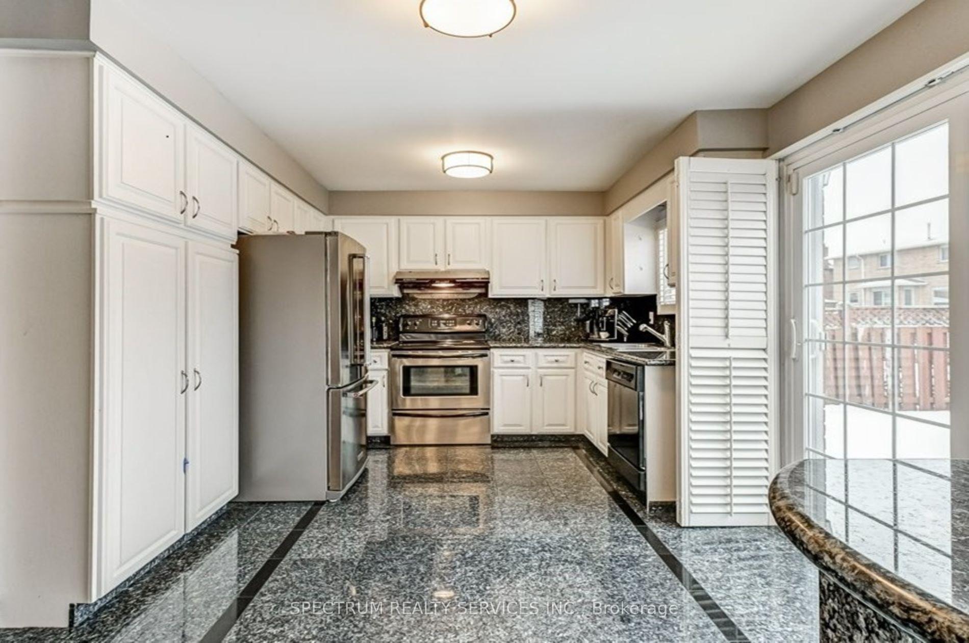 Photo 31 of 119 Silver Arrow Crescent, Vaughan, Maple — HOMEH