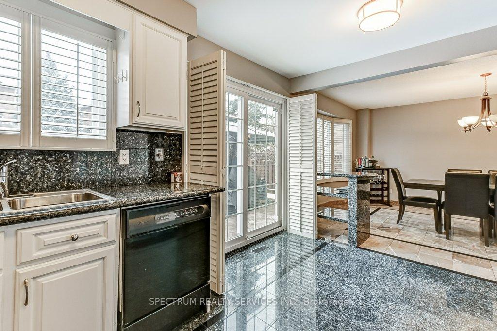 Photo 32 of 119 Silver Arrow Crescent, Vaughan, Maple — HOMEH