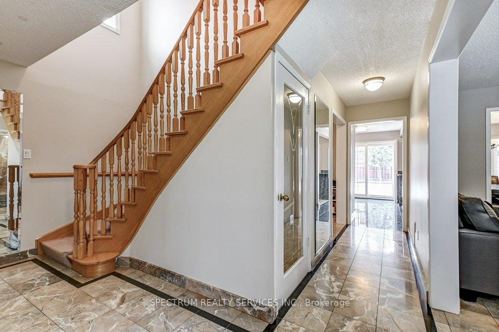 Photo 35 of 119 Silver Arrow Crescent, Vaughan, Maple — HOMEH