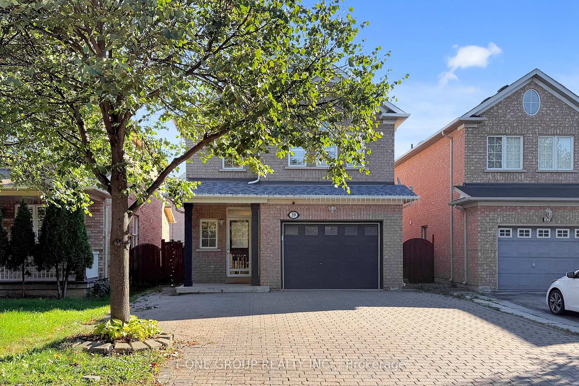 Photo 3 of 39 Vania Drive, Vaughan, Vellore Village — HOMEH