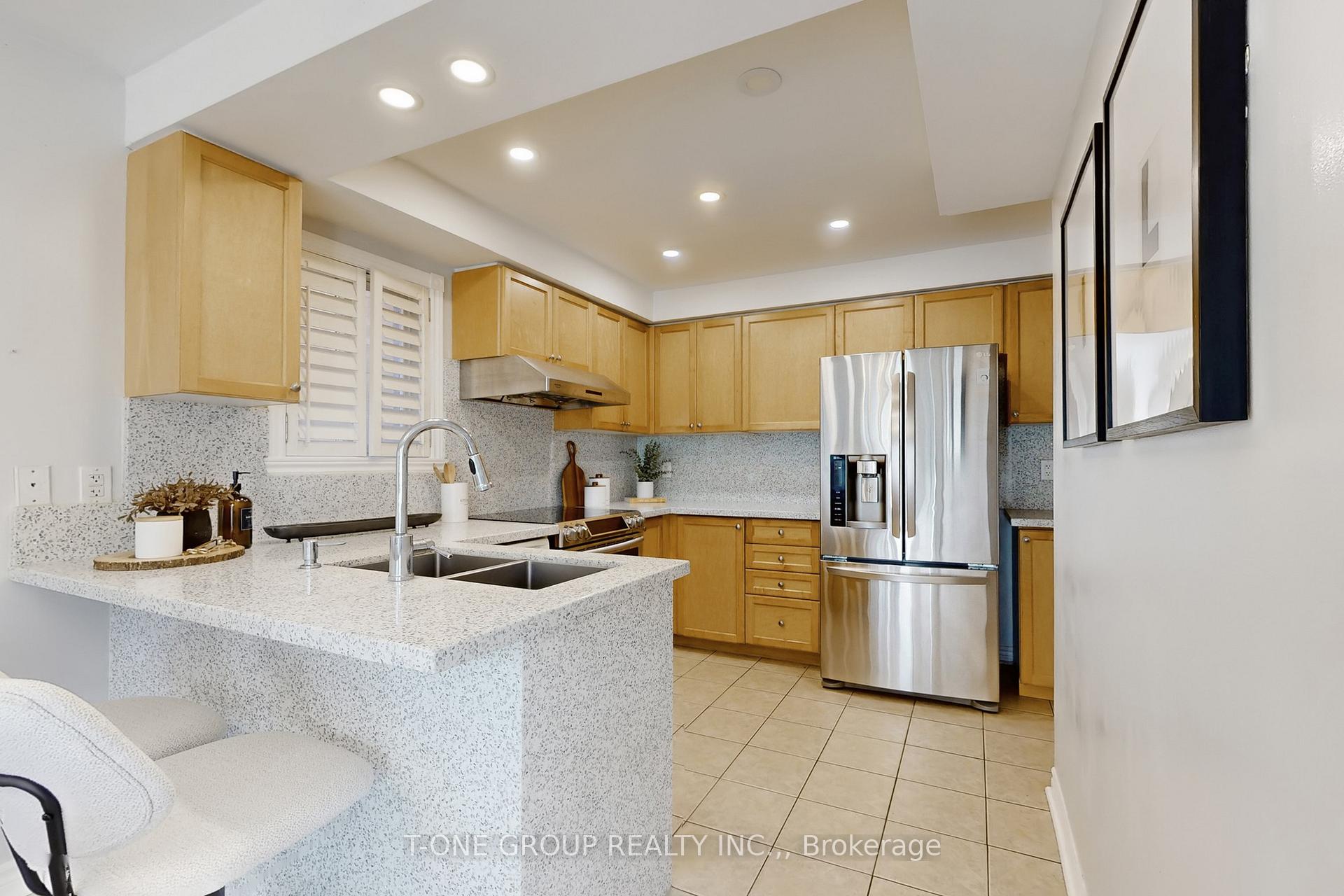 Photo 11 of 39 Vania Drive, Vaughan, Vellore Village — HOMEH