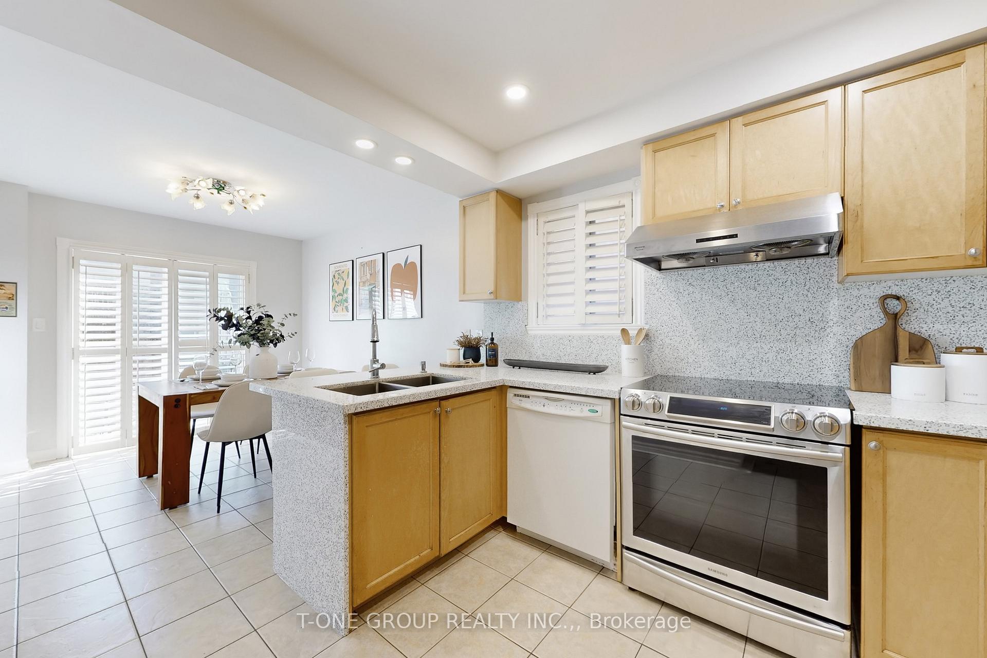 Photo 12 of 39 Vania Drive, Vaughan, Vellore Village — HOMEH