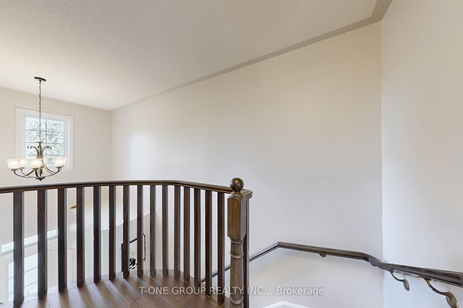 Photo 18 of 39 Vania Drive, Vaughan, Vellore Village — HOMEH
