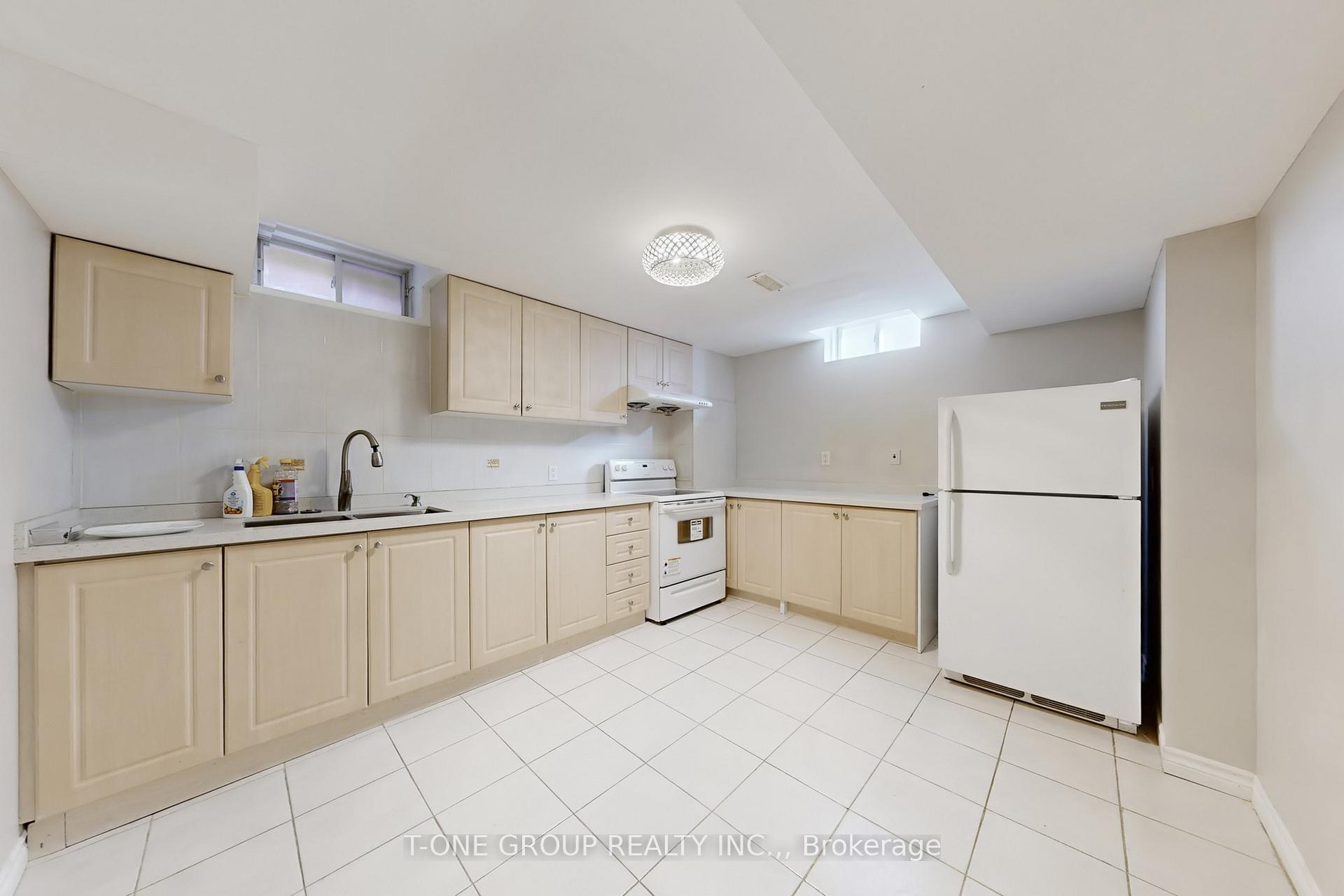 Photo 33 of 39 Vania Drive, Vaughan, Vellore Village — HOMEH