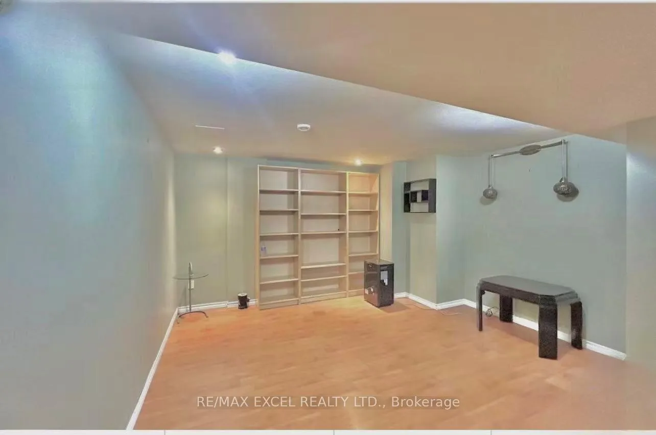 Photo 9 of 3225 Coldstream Road, Mississauga, Erin Mills — HOMEH