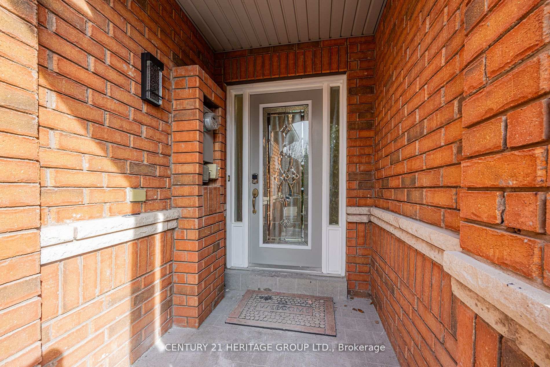Photo 2 of 114 Millcliff Circle, Aurora, Aurora Grove — HOMEH
