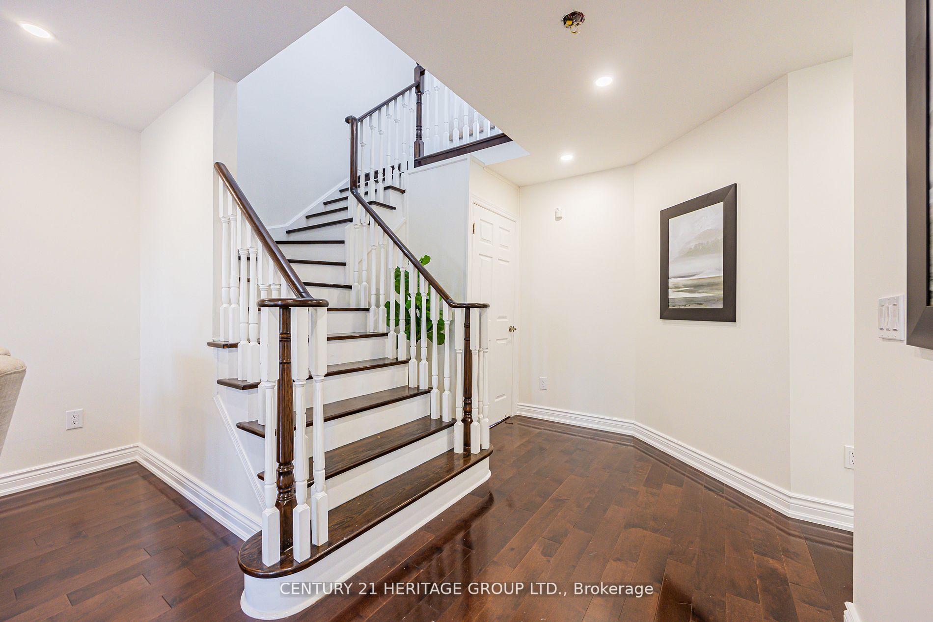 Photo 3 of 114 Millcliff Circle, Aurora, Aurora Grove — HOMEH