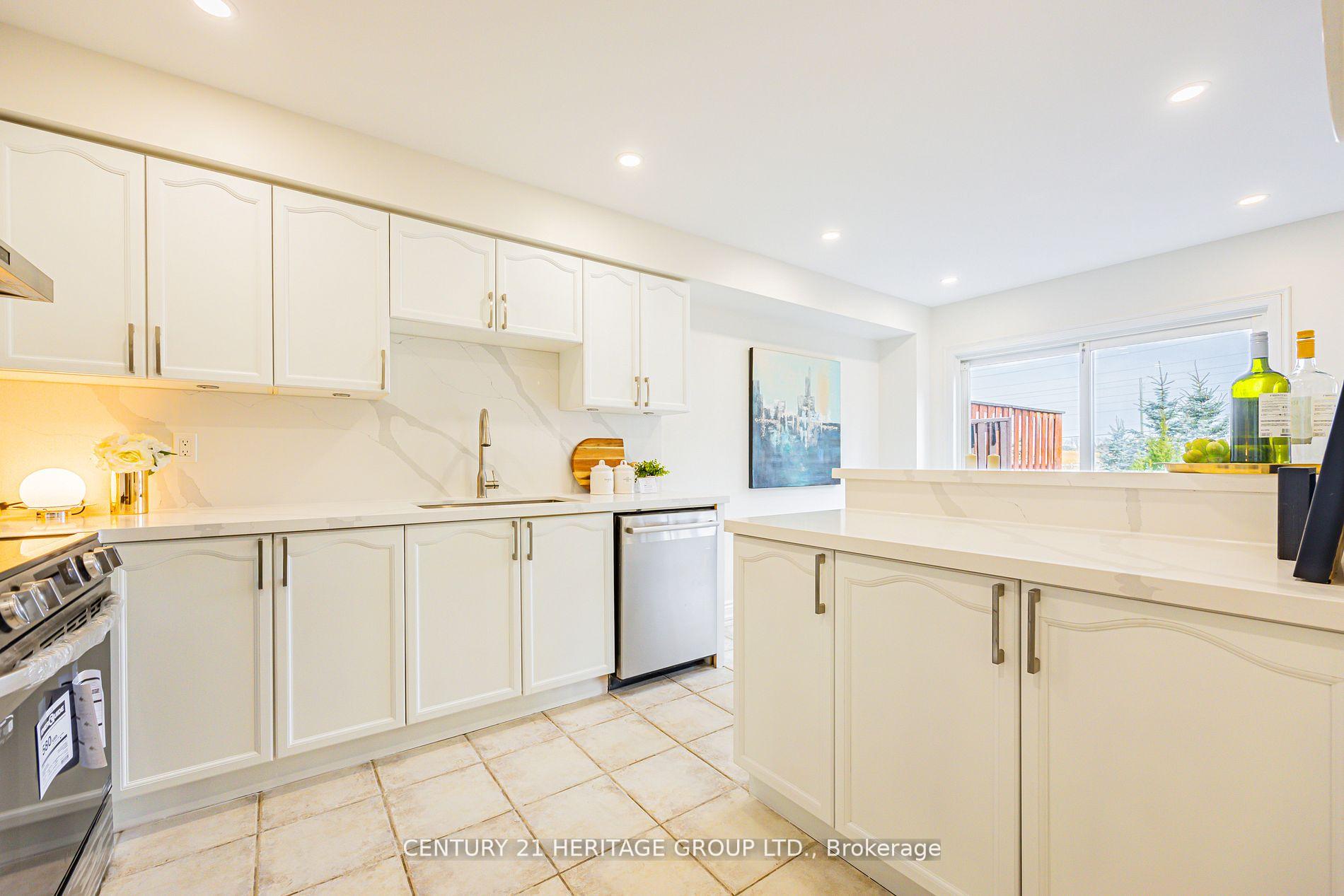 Photo 19 of 114 Millcliff Circle, Aurora, Aurora Grove — HOMEH