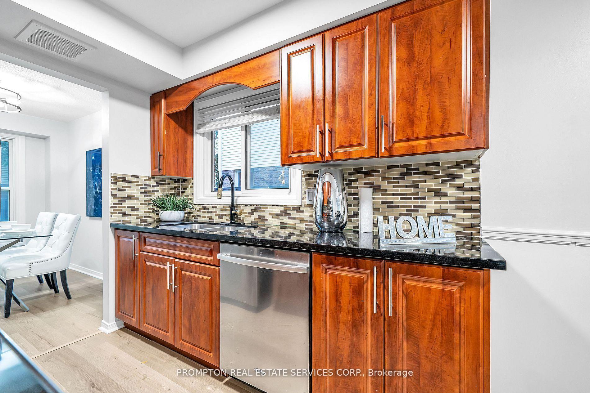 Photo 4 of 39 Frost Drive, Whitby, Lynde Creek — HOMEH