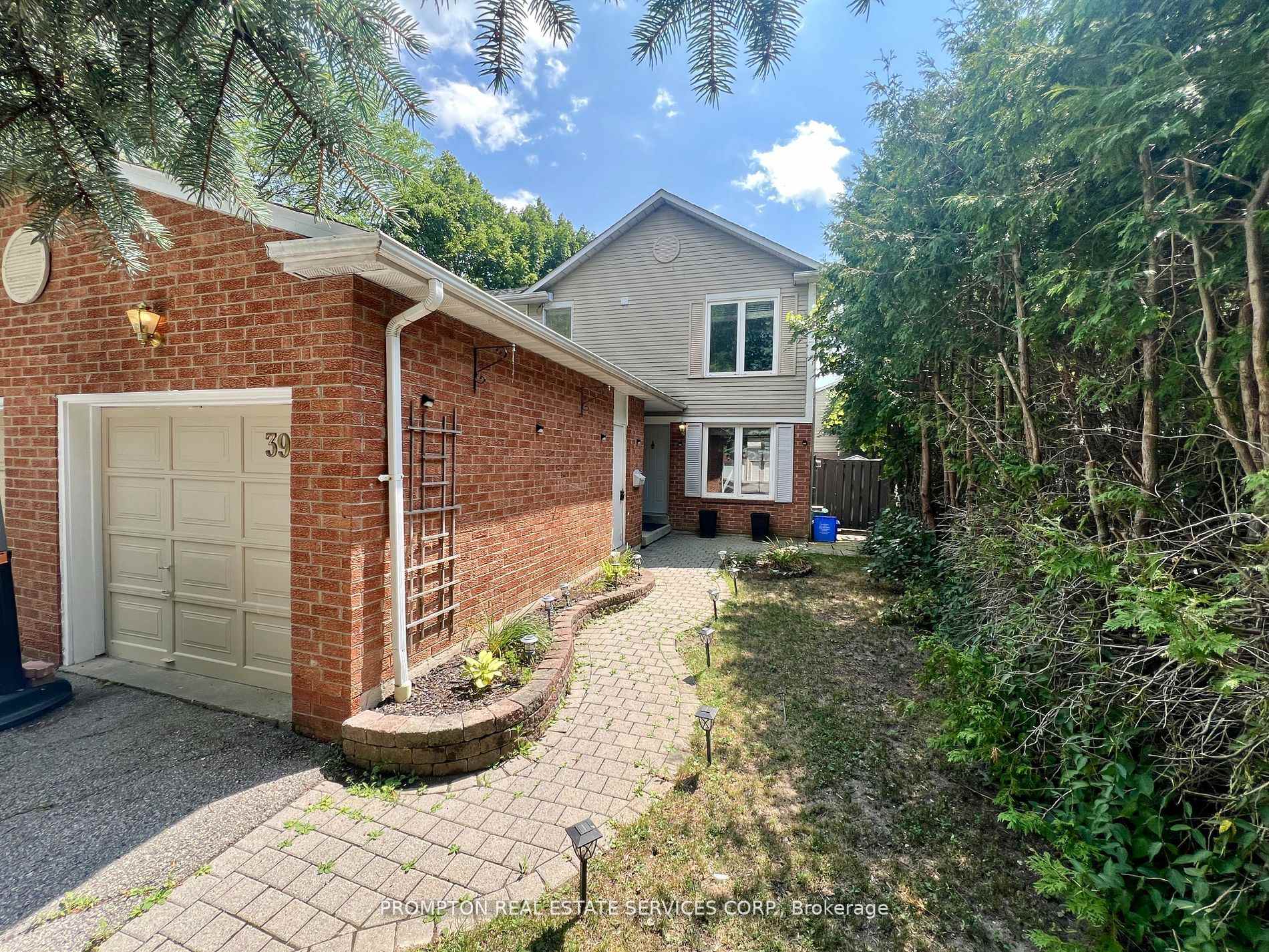 Photo 14 of 39 Frost Drive, Whitby, Lynde Creek — HOMEH