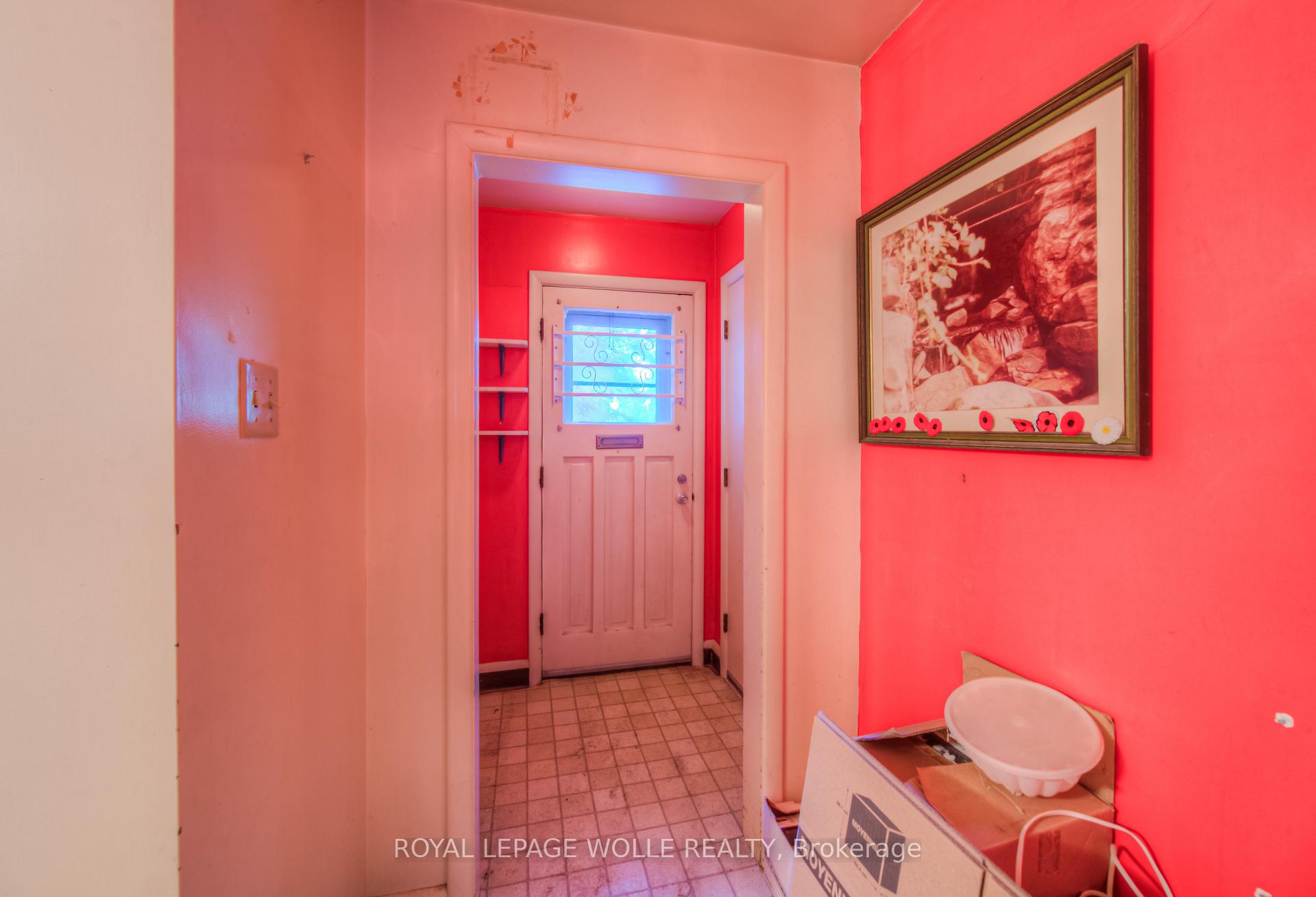 Photo 17 of 189 John Street W, Waterloo — HOMEH