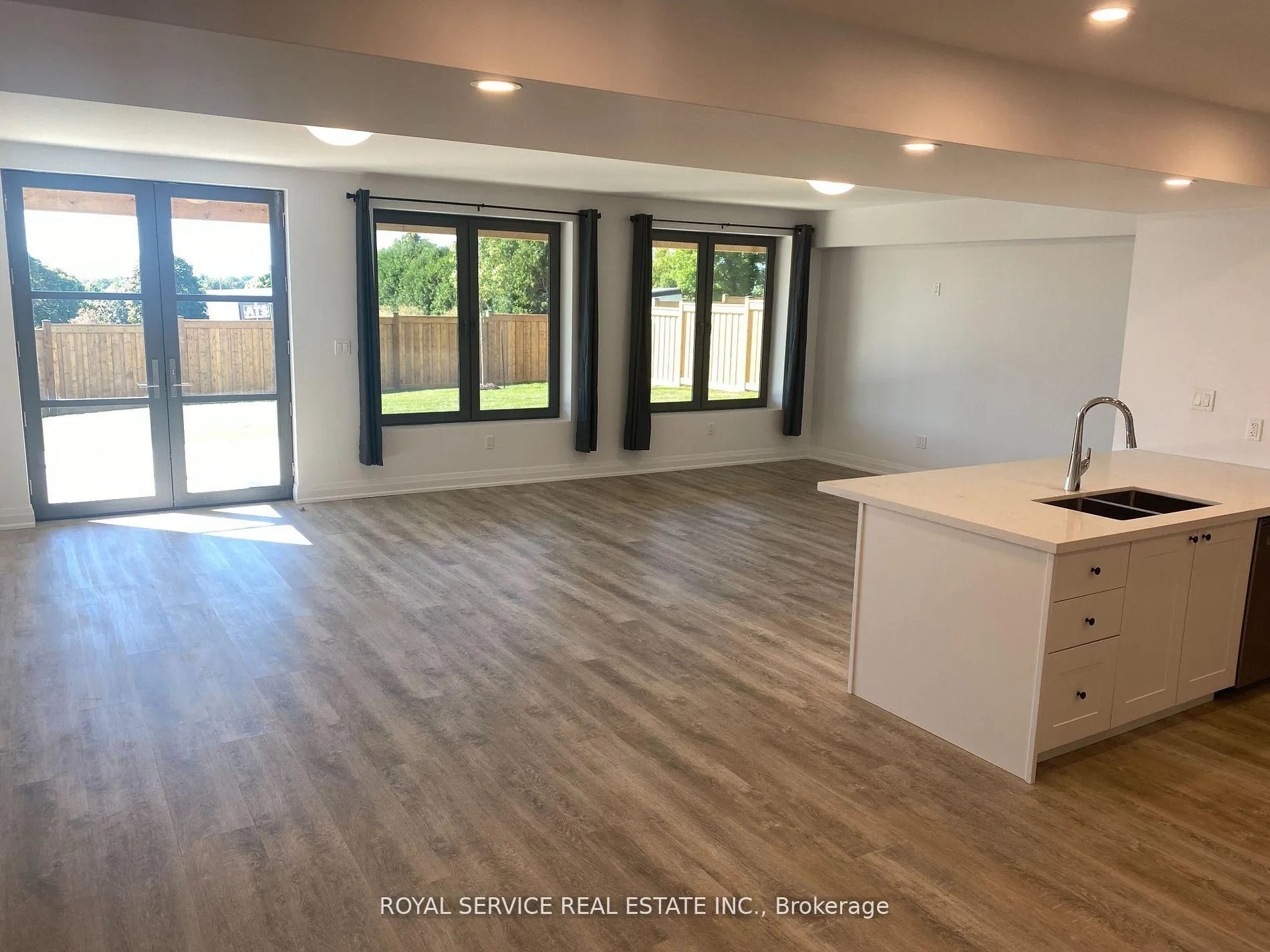 Photo 2 of Unit B, 61 Waywell Street, Whitby, Pringle Creek — HOMEH