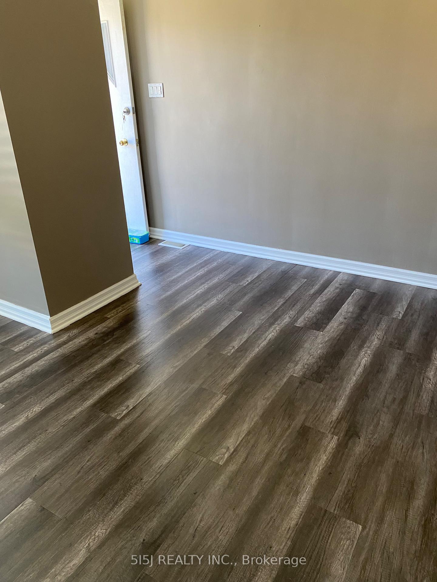 Photo 12 of 212 Lee Avenue, Whitby, Lynde Creek — HOMEH