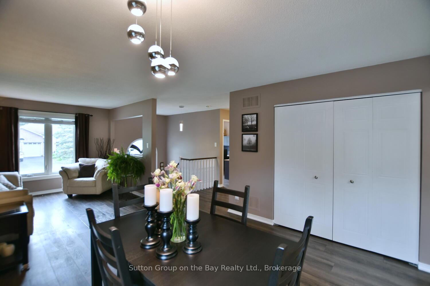Photo 7 of 30 Acorn Crescent, Wasaga Beach — HOMEH