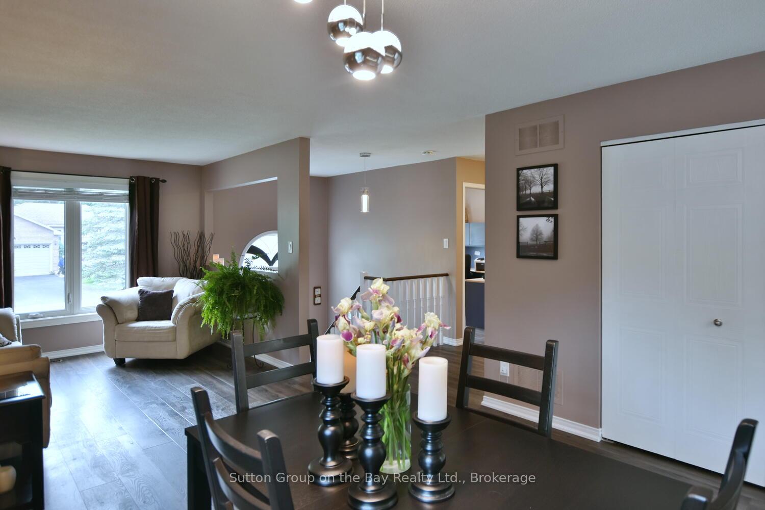 Photo 9 of 30 Acorn Crescent, Wasaga Beach — HOMEH