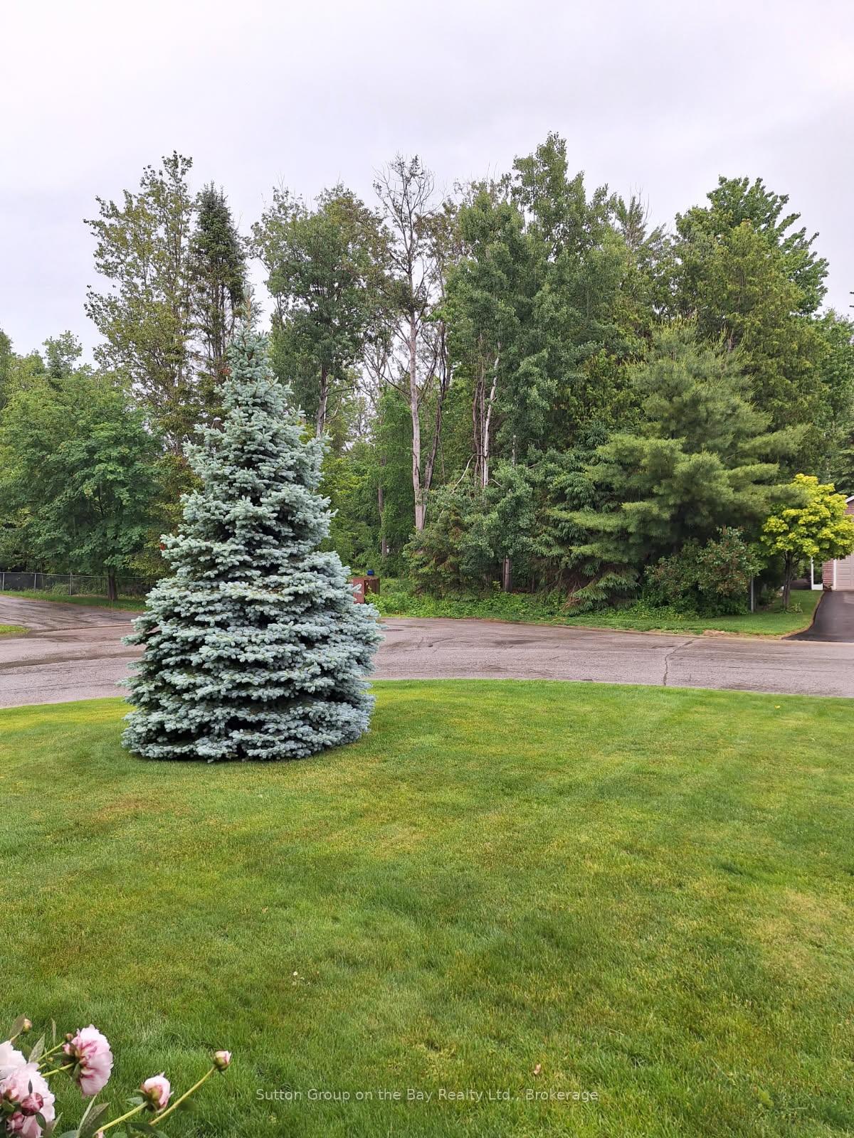Photo 16 of 30 Acorn Crescent, Wasaga Beach — HOMEH