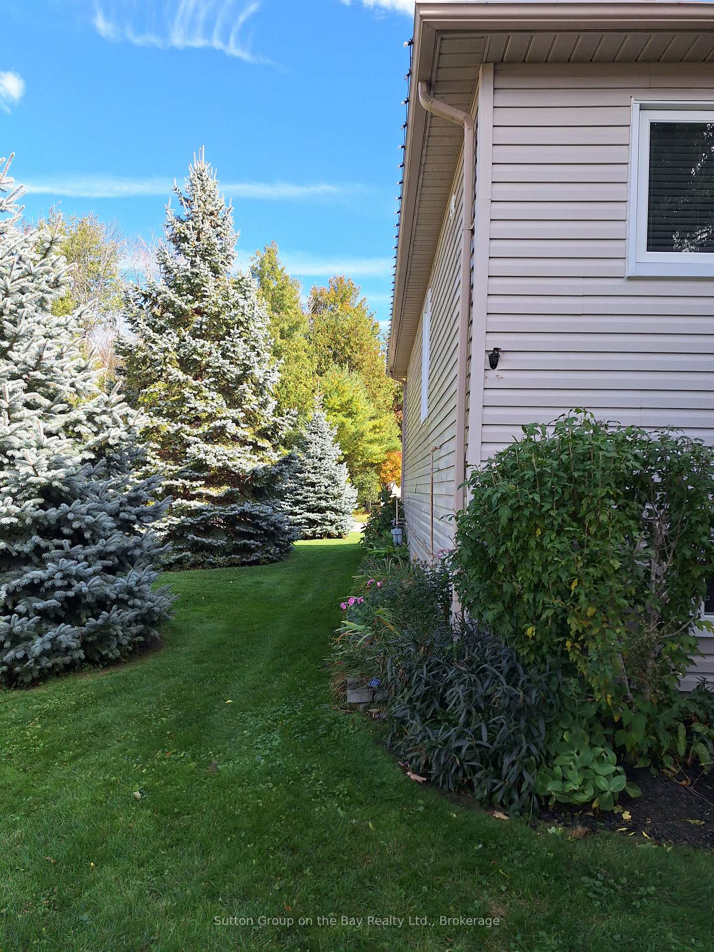 Photo 17 of 30 Acorn Crescent, Wasaga Beach — HOMEH