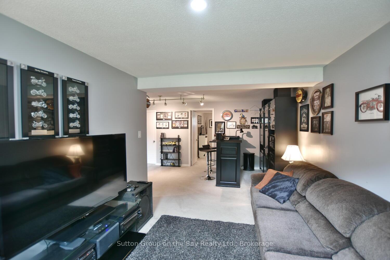 Photo 38 of 30 Acorn Crescent, Wasaga Beach — HOMEH