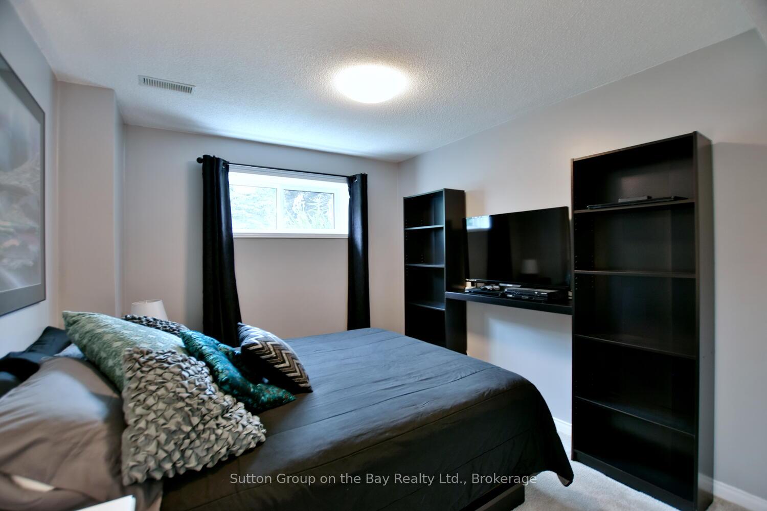 Photo 41 of 30 Acorn Crescent, Wasaga Beach — HOMEH