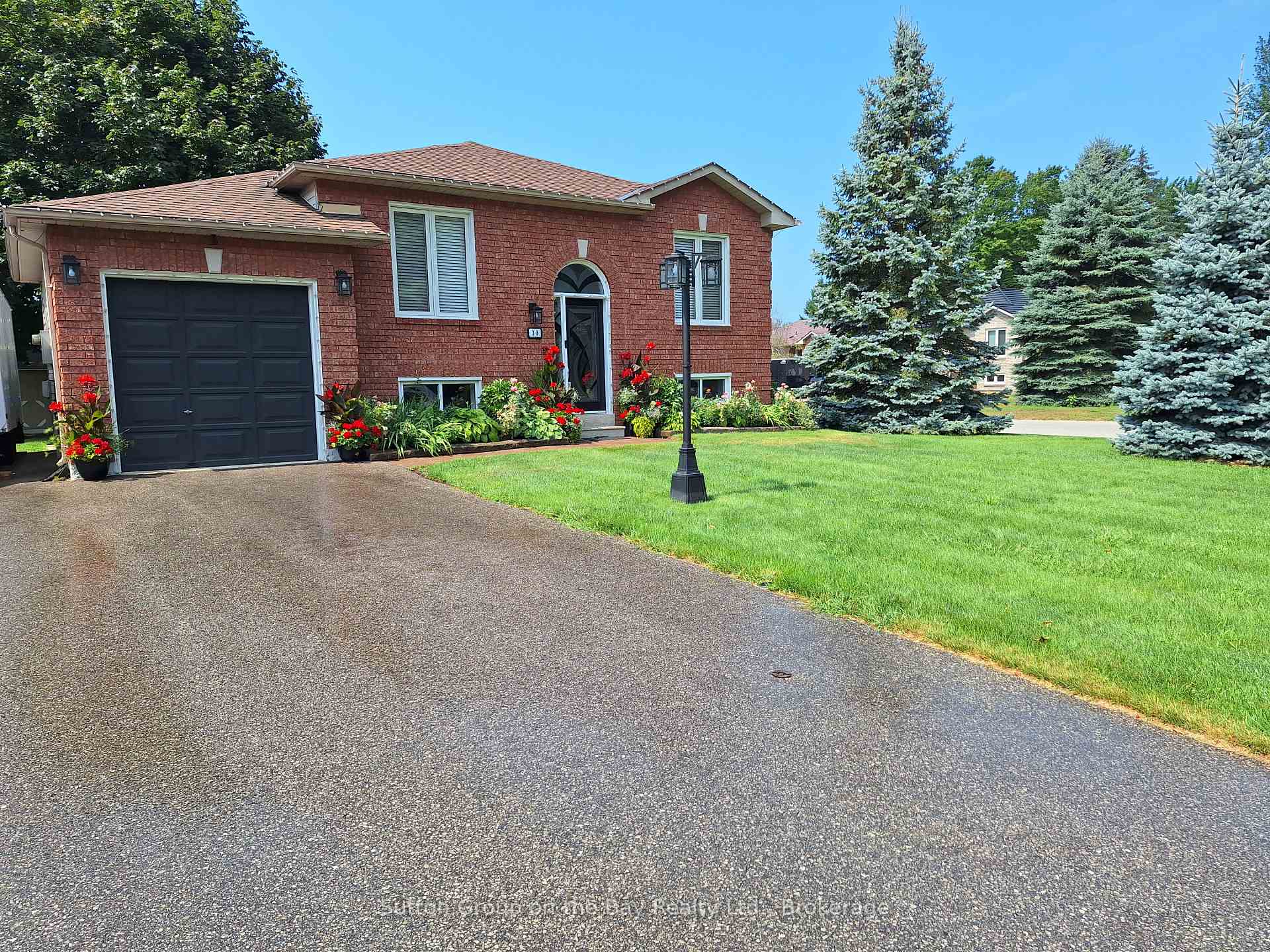 Photo 47 of 30 Acorn Crescent, Wasaga Beach — HOMEH