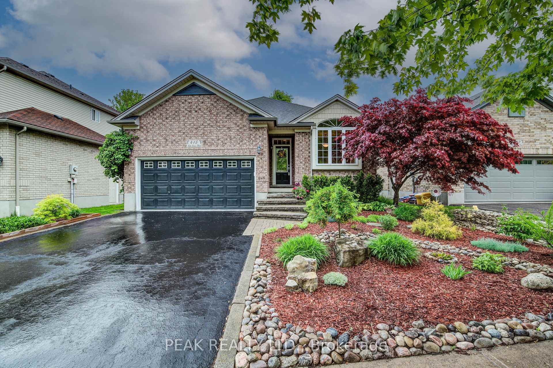 Photo 2 of 415 Lake Louise Boulevard, Waterloo — HOMEH