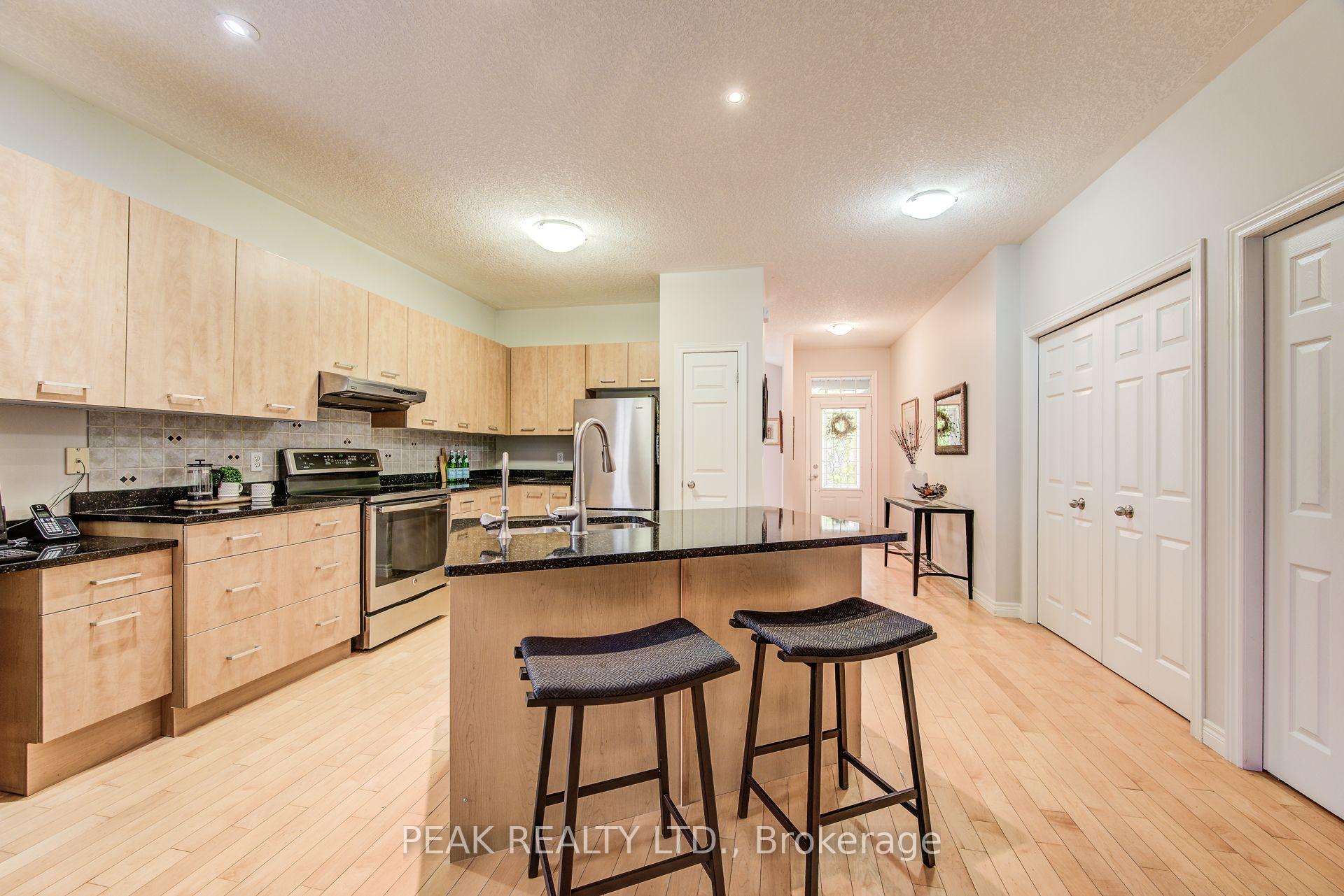 Photo 11 of 415 Lake Louise Boulevard, Waterloo — HOMEH