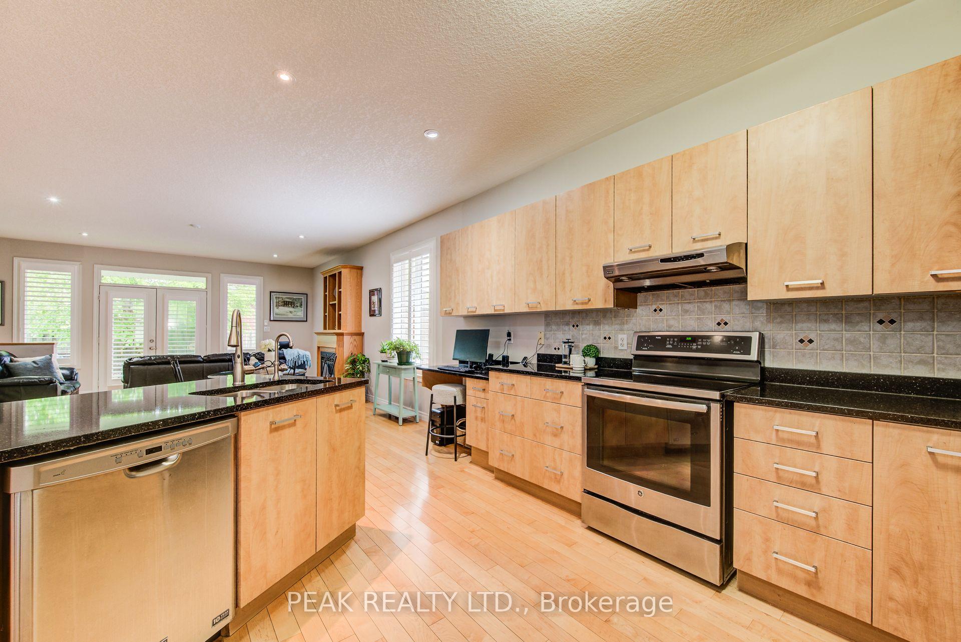 Photo 13 of 415 Lake Louise Boulevard, Waterloo — HOMEH