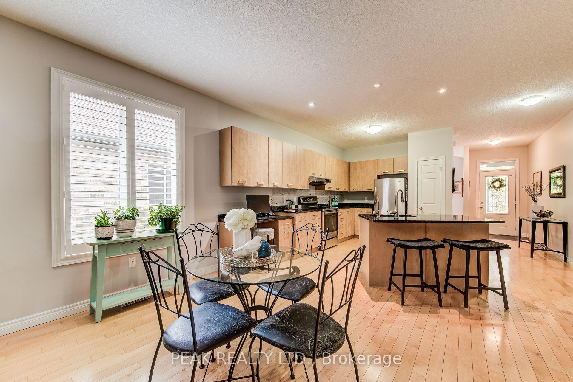 Photo 18 of 415 Lake Louise Boulevard, Waterloo — HOMEH