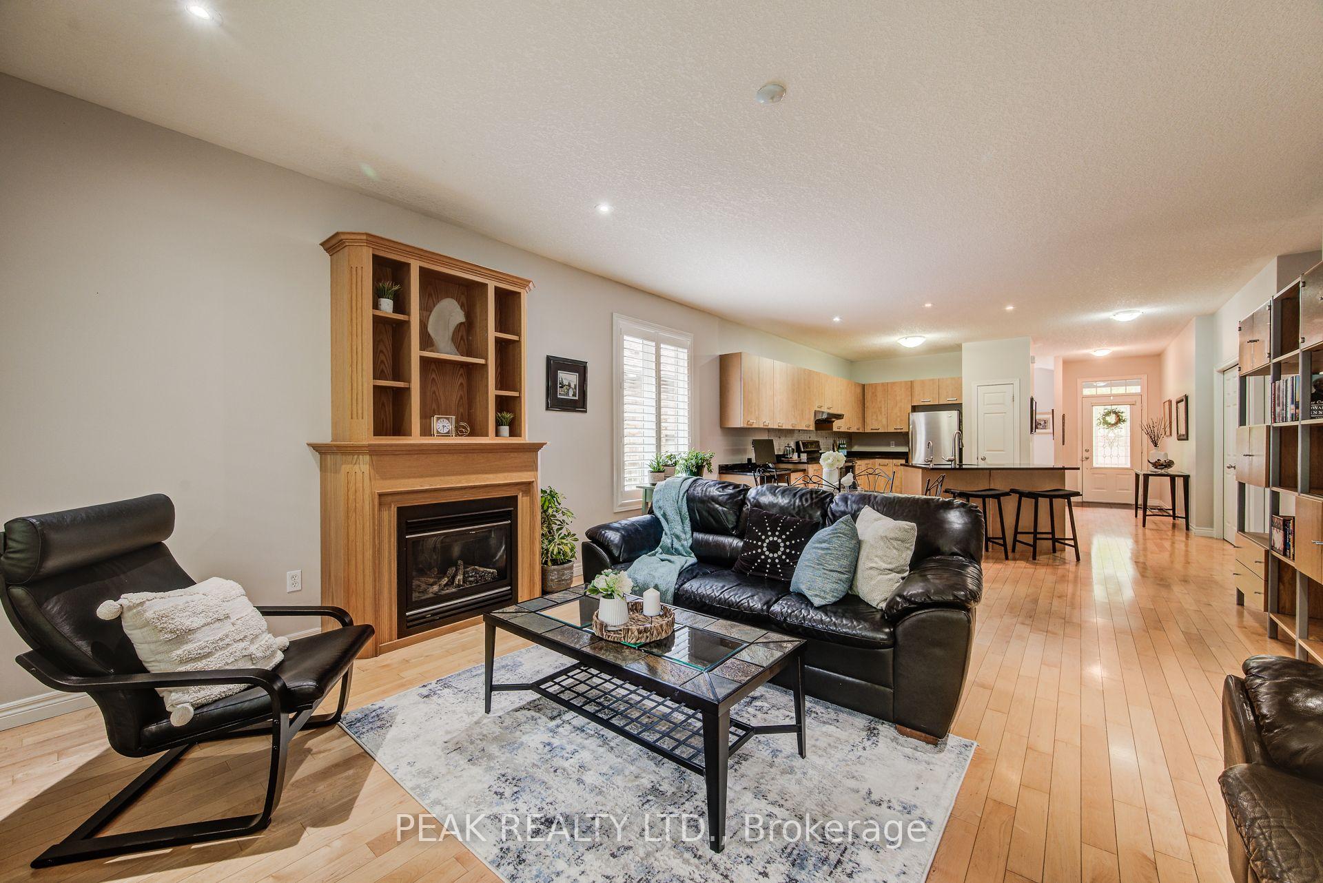 Photo 20 of 415 Lake Louise Boulevard, Waterloo — HOMEH
