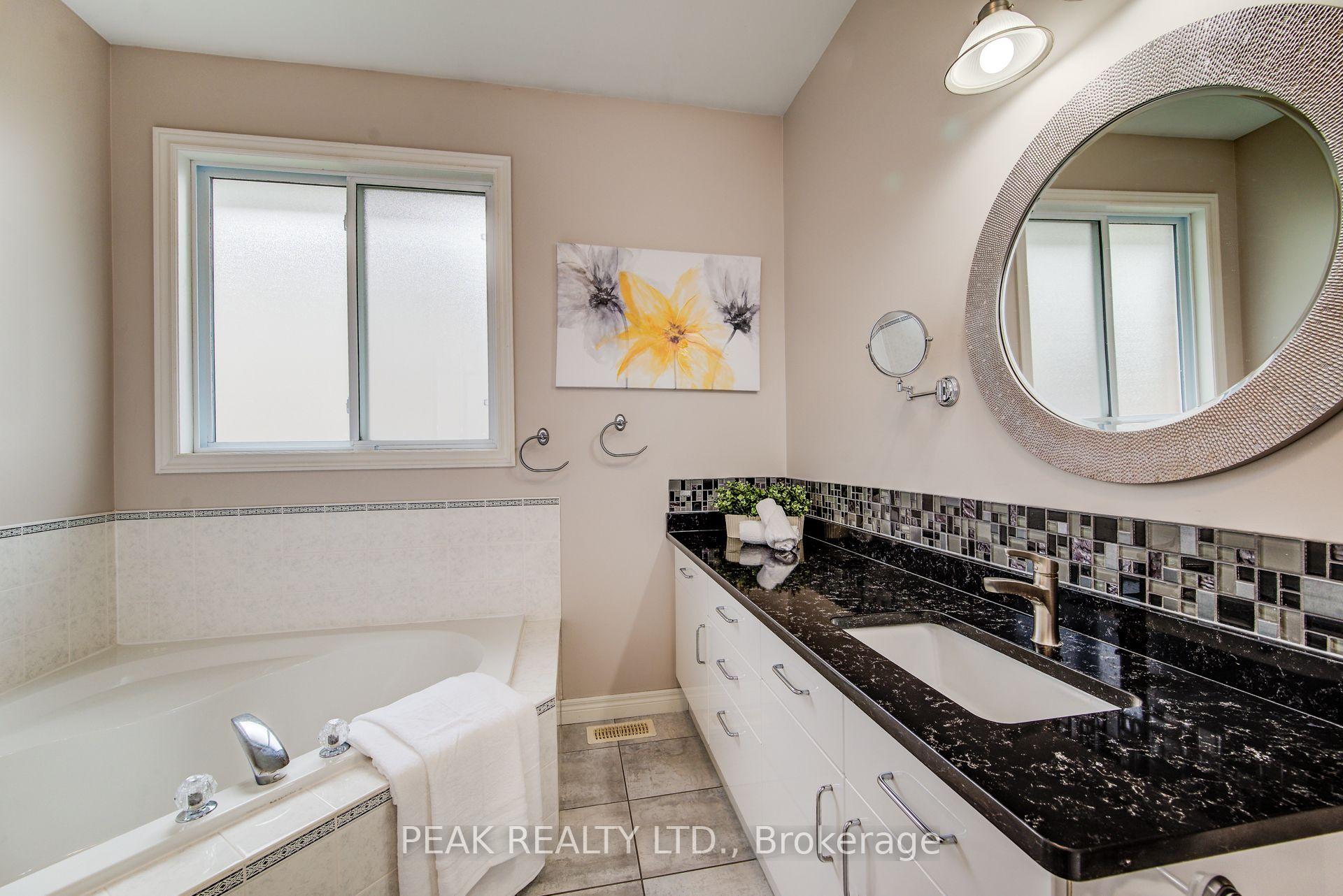 Photo 27 of 415 Lake Louise Boulevard, Waterloo — HOMEH