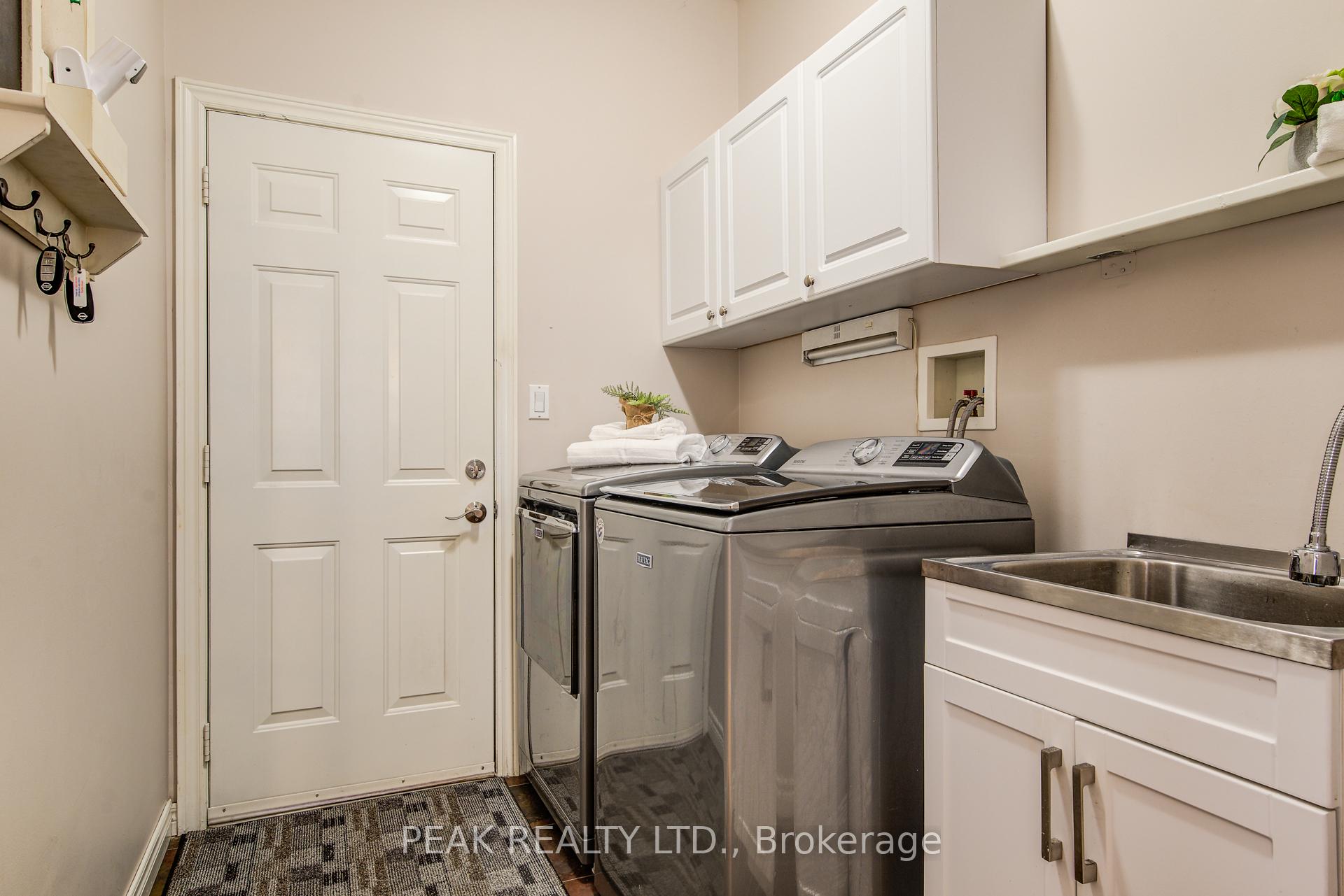 Photo 30 of 415 Lake Louise Boulevard, Waterloo — HOMEH