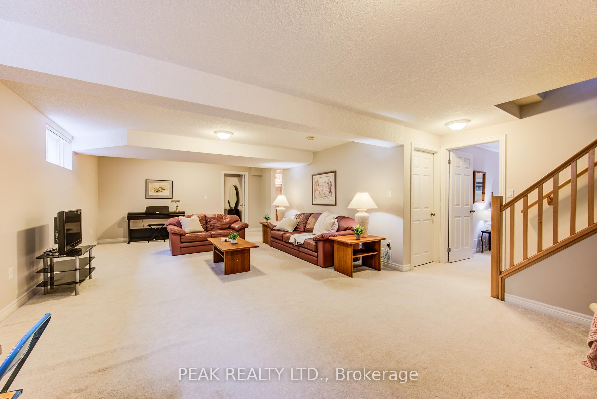Photo 32 of 415 Lake Louise Boulevard, Waterloo — HOMEH