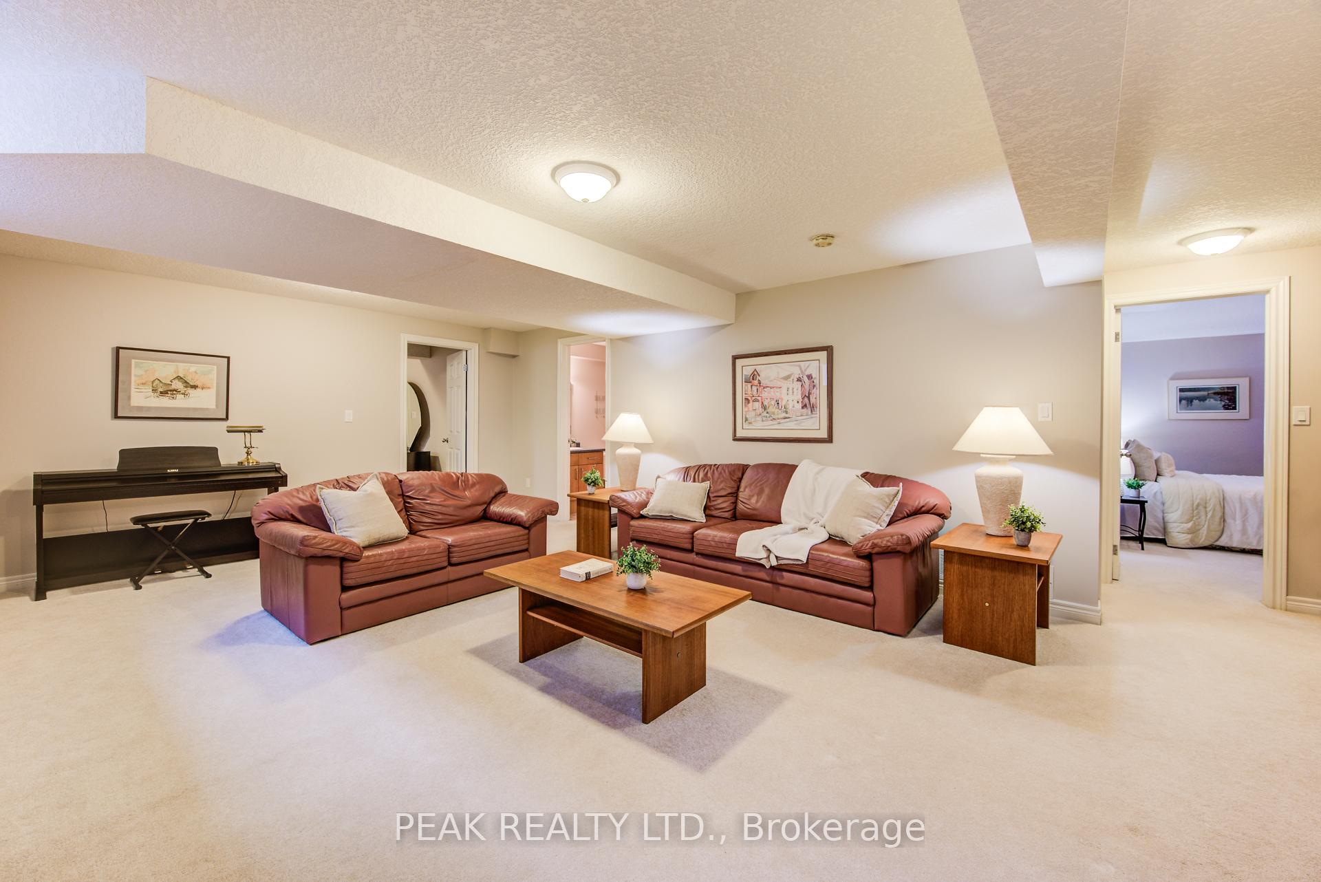 Photo 33 of 415 Lake Louise Boulevard, Waterloo — HOMEH