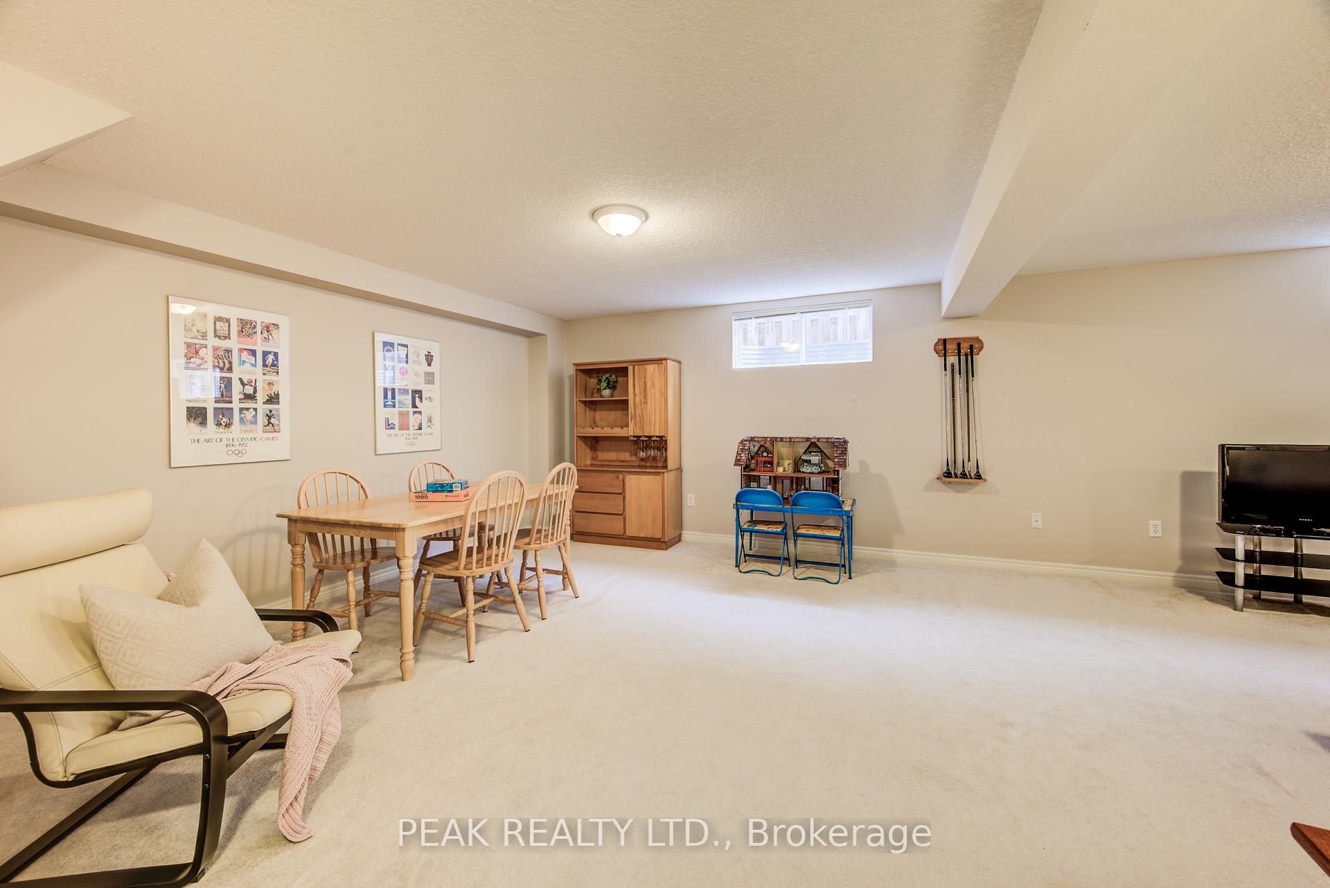Photo 35 of 415 Lake Louise Boulevard, Waterloo — HOMEH