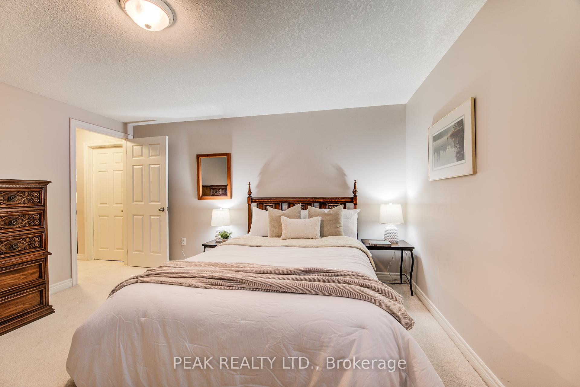 Photo 36 of 415 Lake Louise Boulevard, Waterloo — HOMEH
