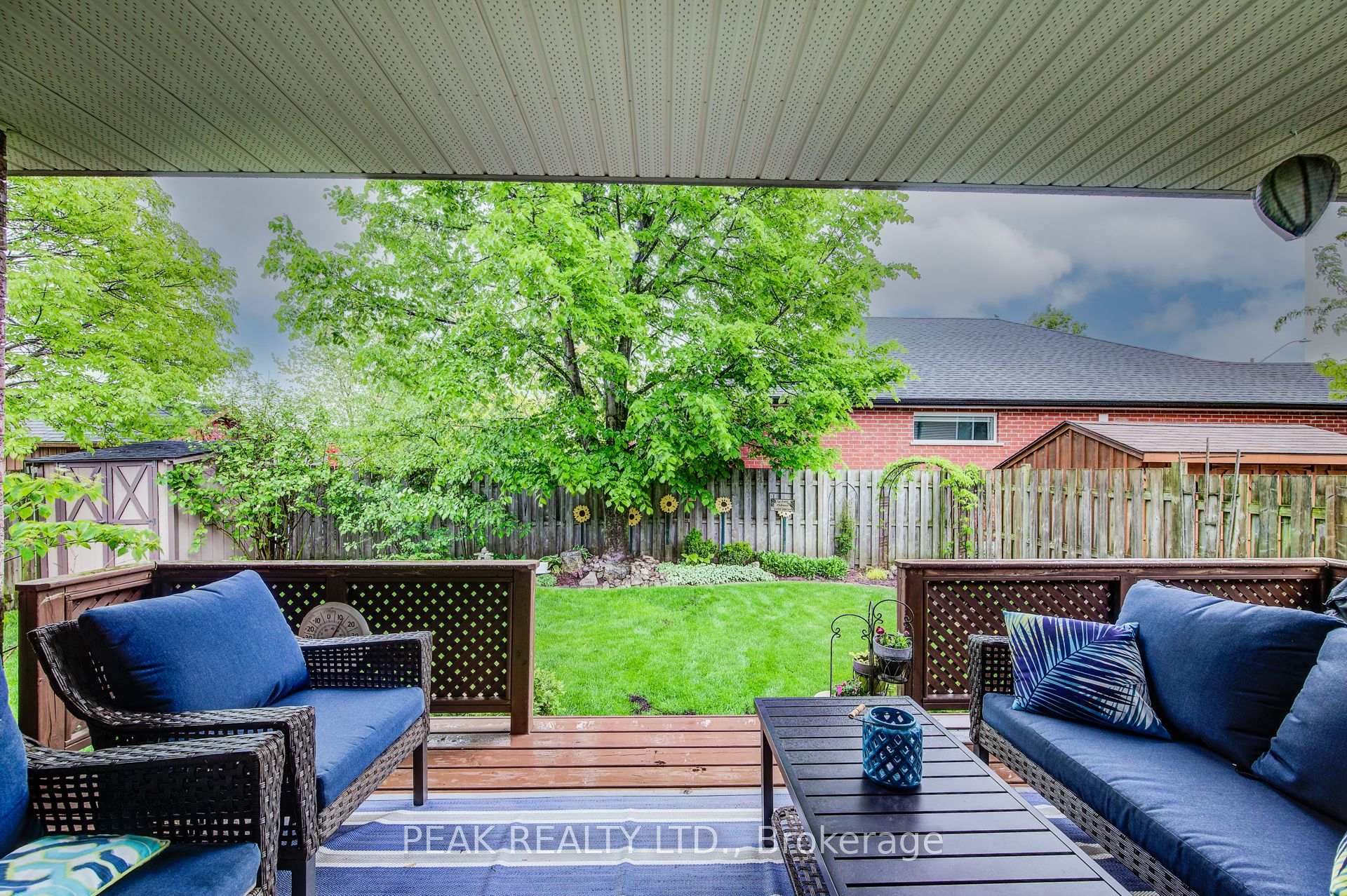 Photo 41 of 415 Lake Louise Boulevard, Waterloo — HOMEH
