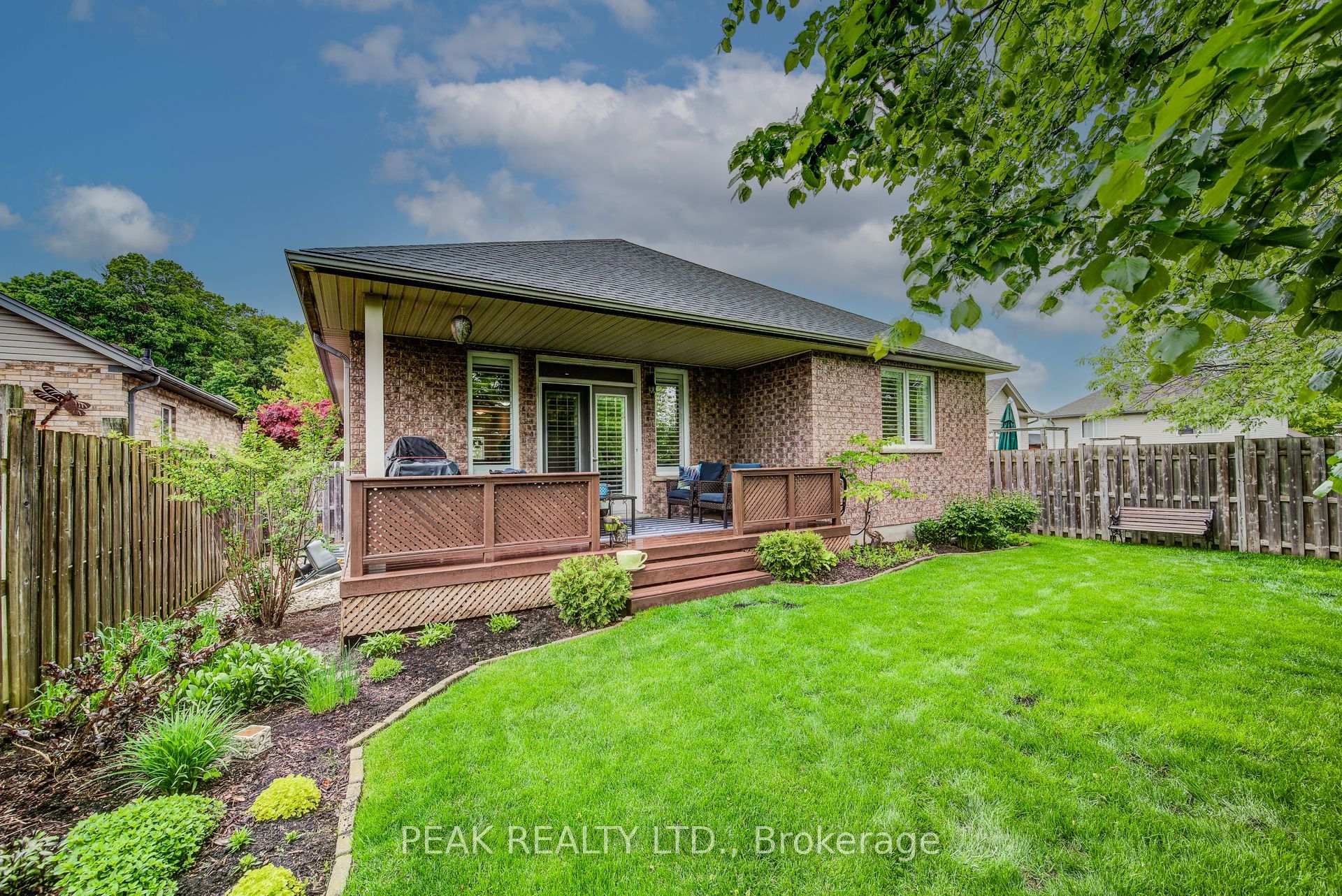 Photo 45 of 415 Lake Louise Boulevard, Waterloo — HOMEH