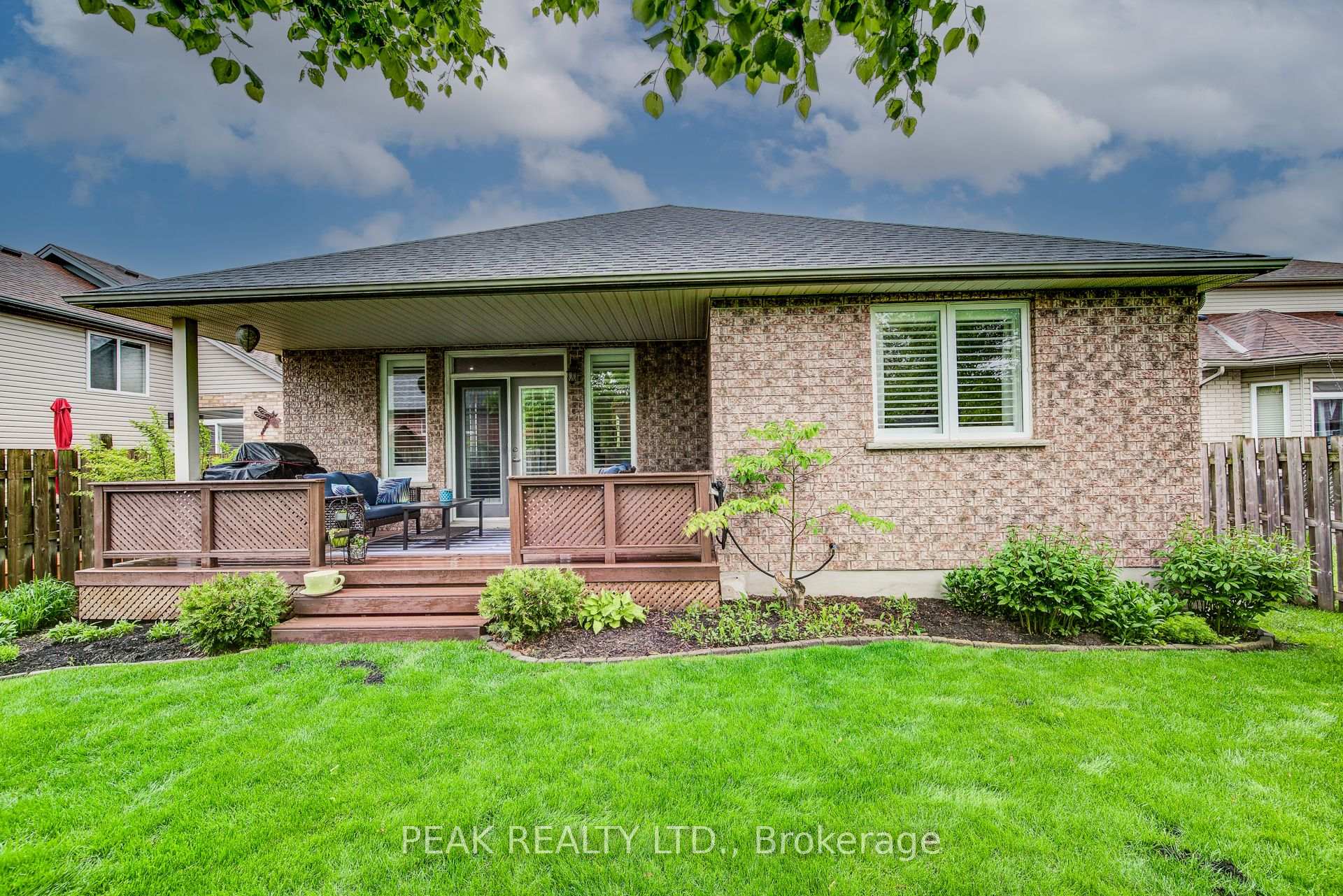 Photo 46 of 415 Lake Louise Boulevard, Waterloo — HOMEH