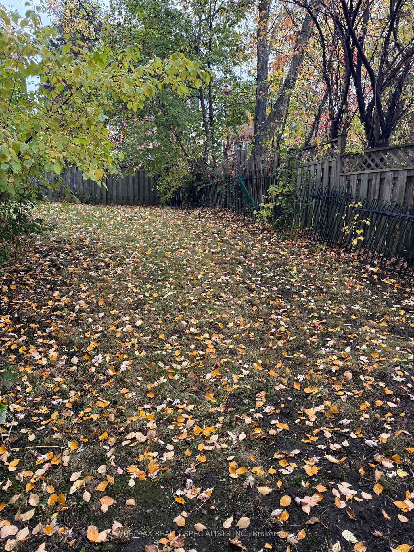 Photo 3 of 22 Joanna Crescent, Vaughan, Crestwood-Springfarm-Yorkhill — HOMEH