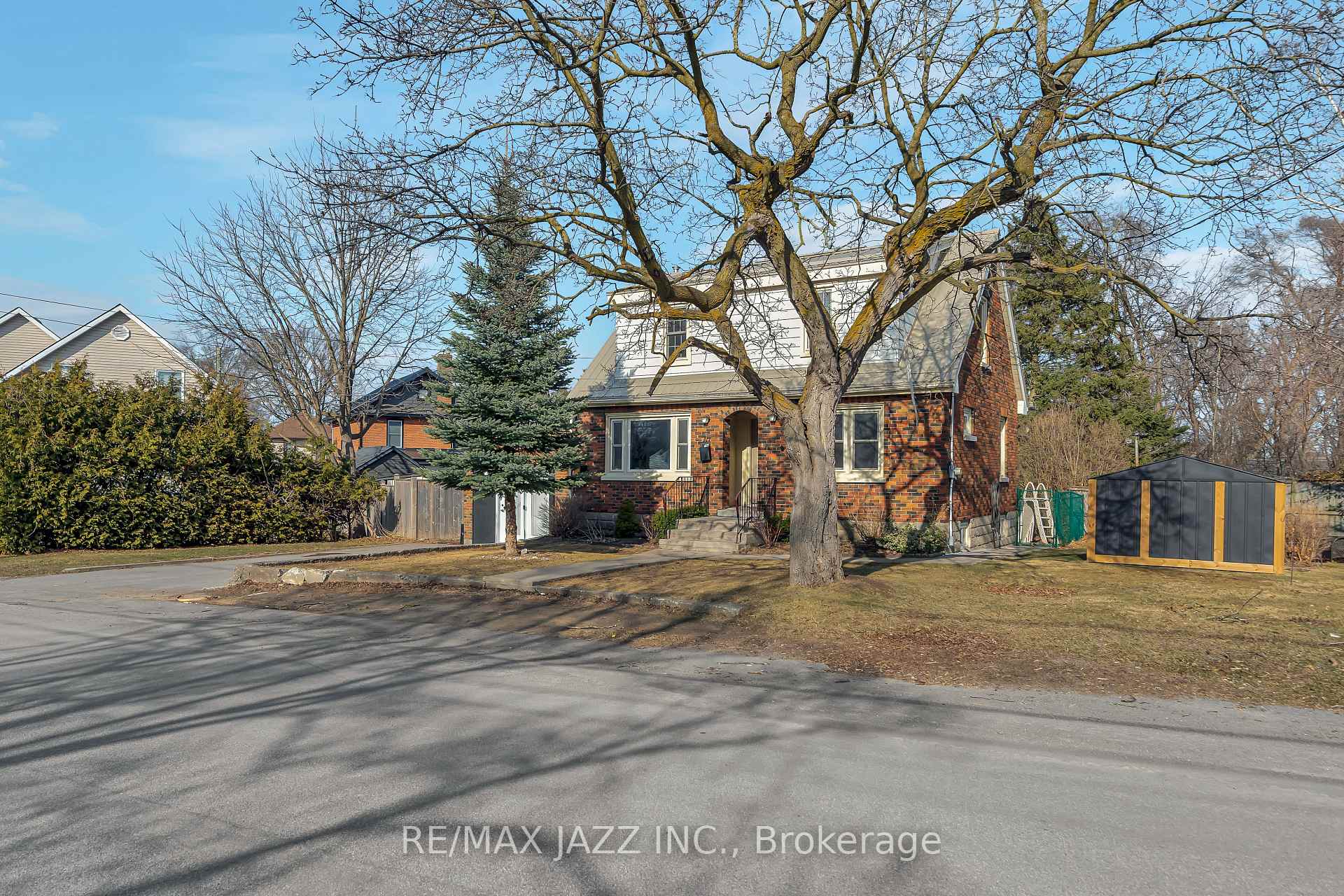 Photo 2 of 47 Ponton Street, Belleville, Belleville Ward — HOMEH